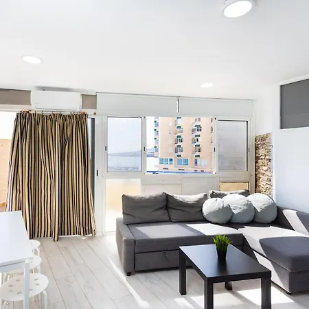 Live Serviola Apartment *